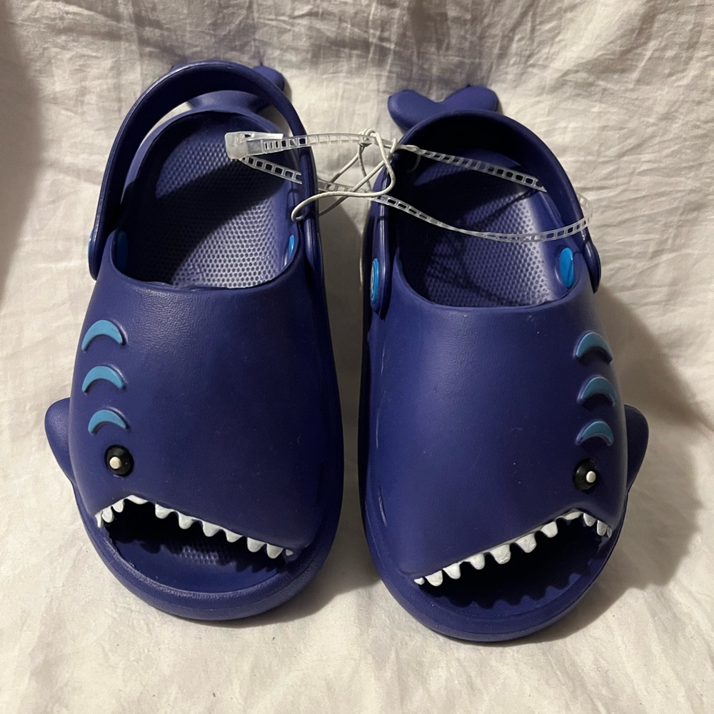 NEW Blue Shark toddler sandels size 7/8 (not crocs)